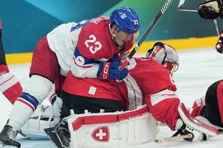 Vytočený Sedlák cítil obří křivdu! Za moment před vítězným gólem Švýcarů od plic vynadal českému i finskému sudímu - Sport.cz